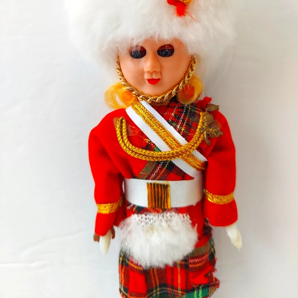 Royal Guard Doll - Picture 5 of 7